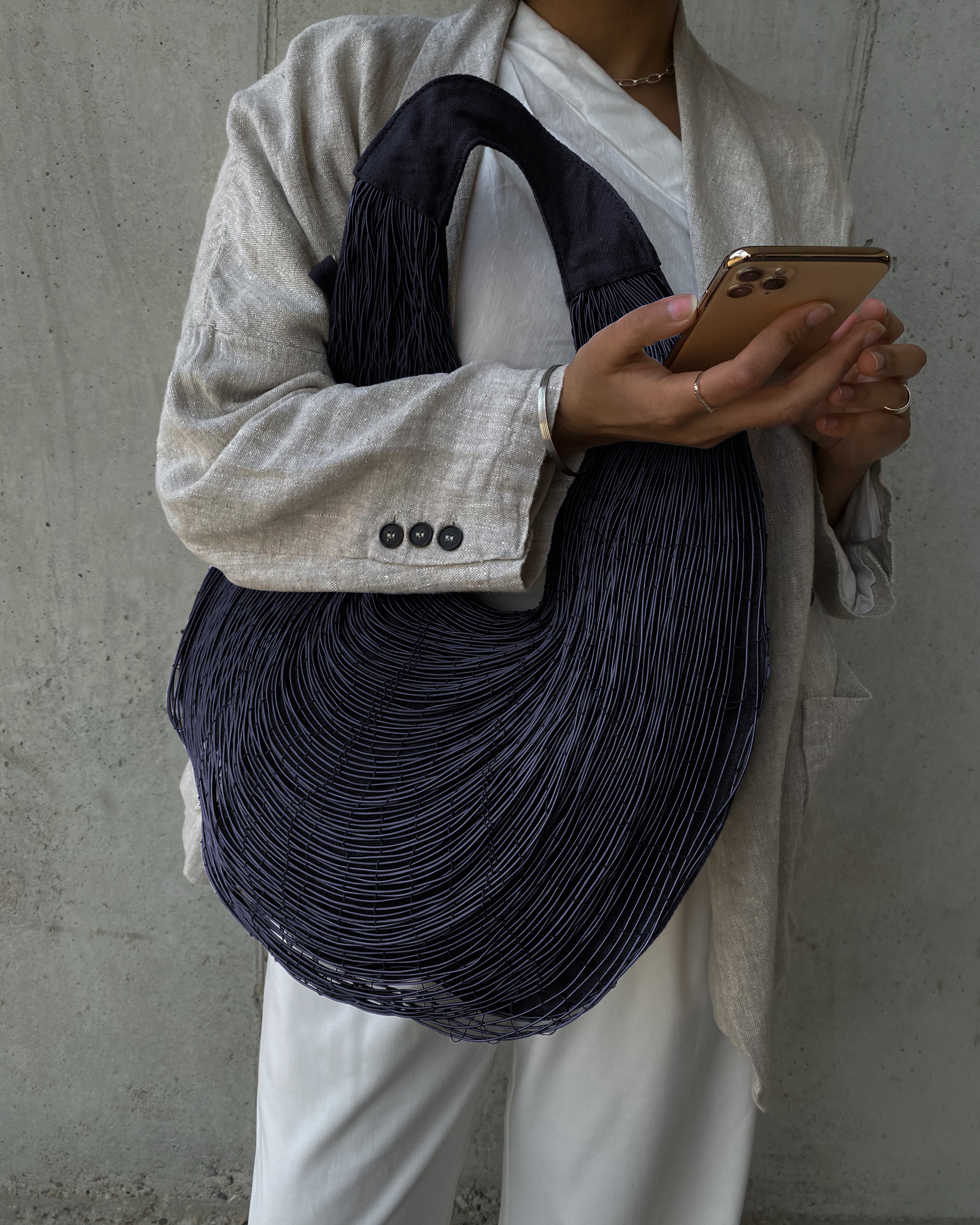 Bivalda Shoulder bag (big size) Deep blue