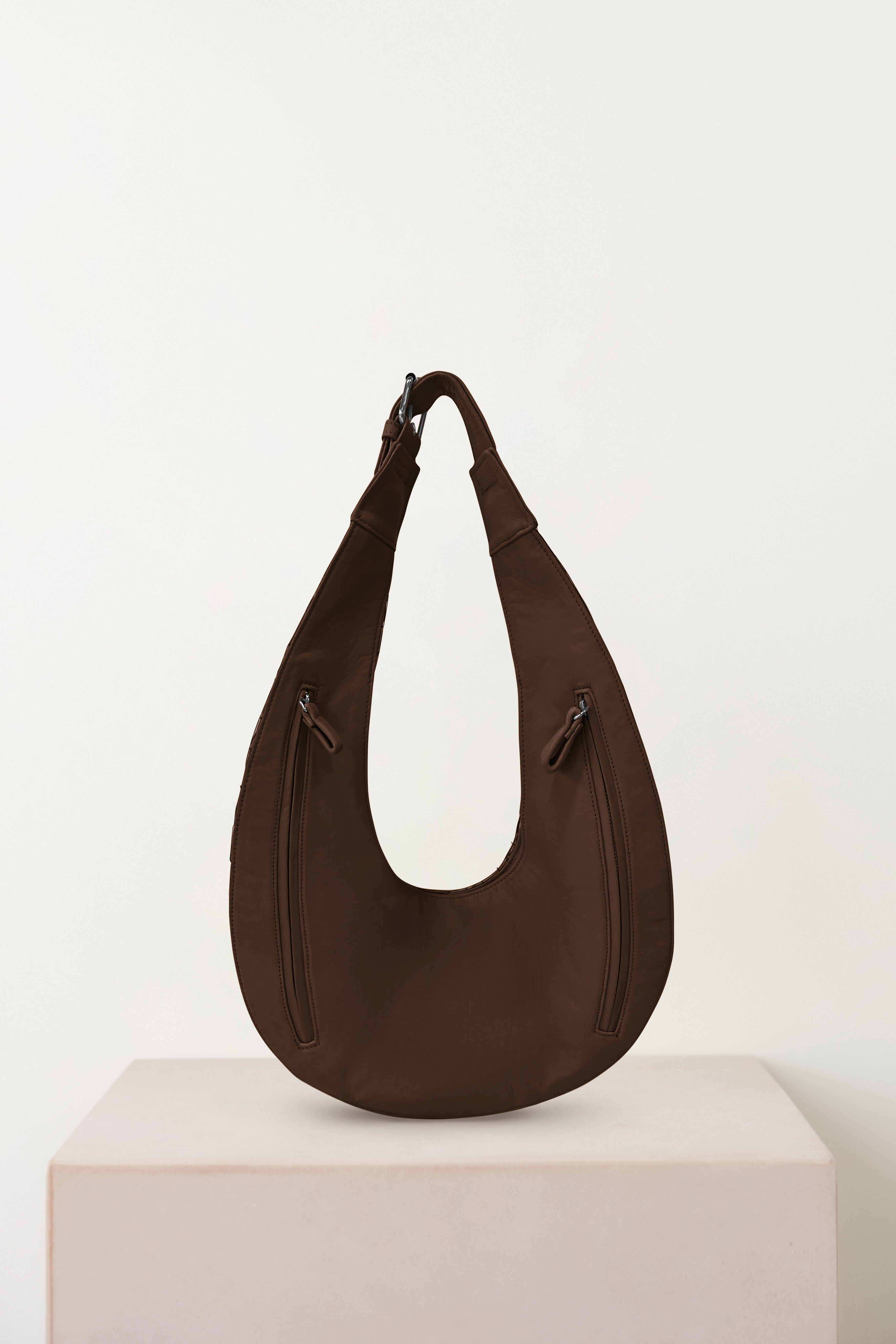 Bivalda Shoulder bag (Medium size)  Dark Chocolate