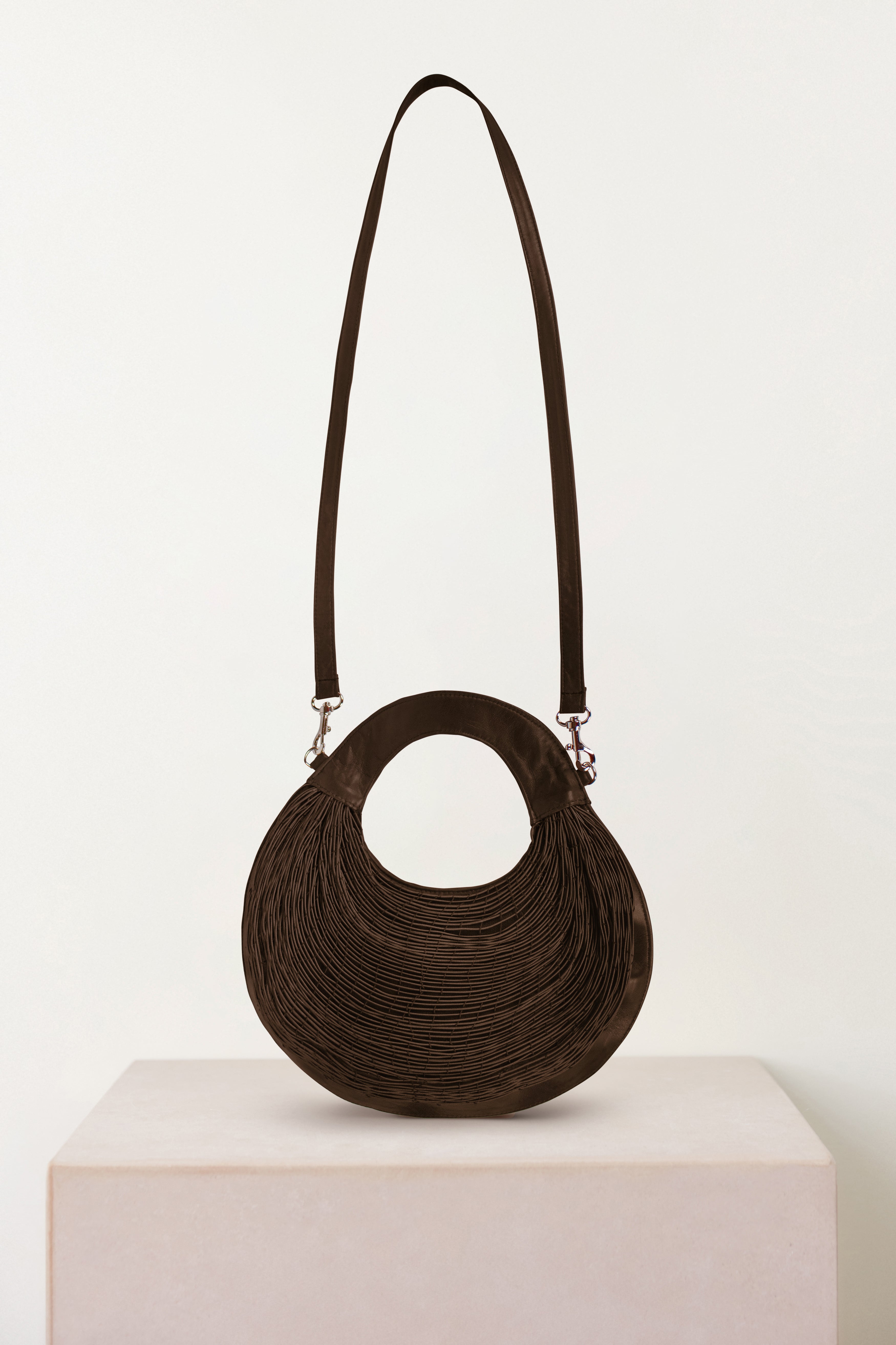 Easy Bivalda (hand & cross bag) Dark Chocolate