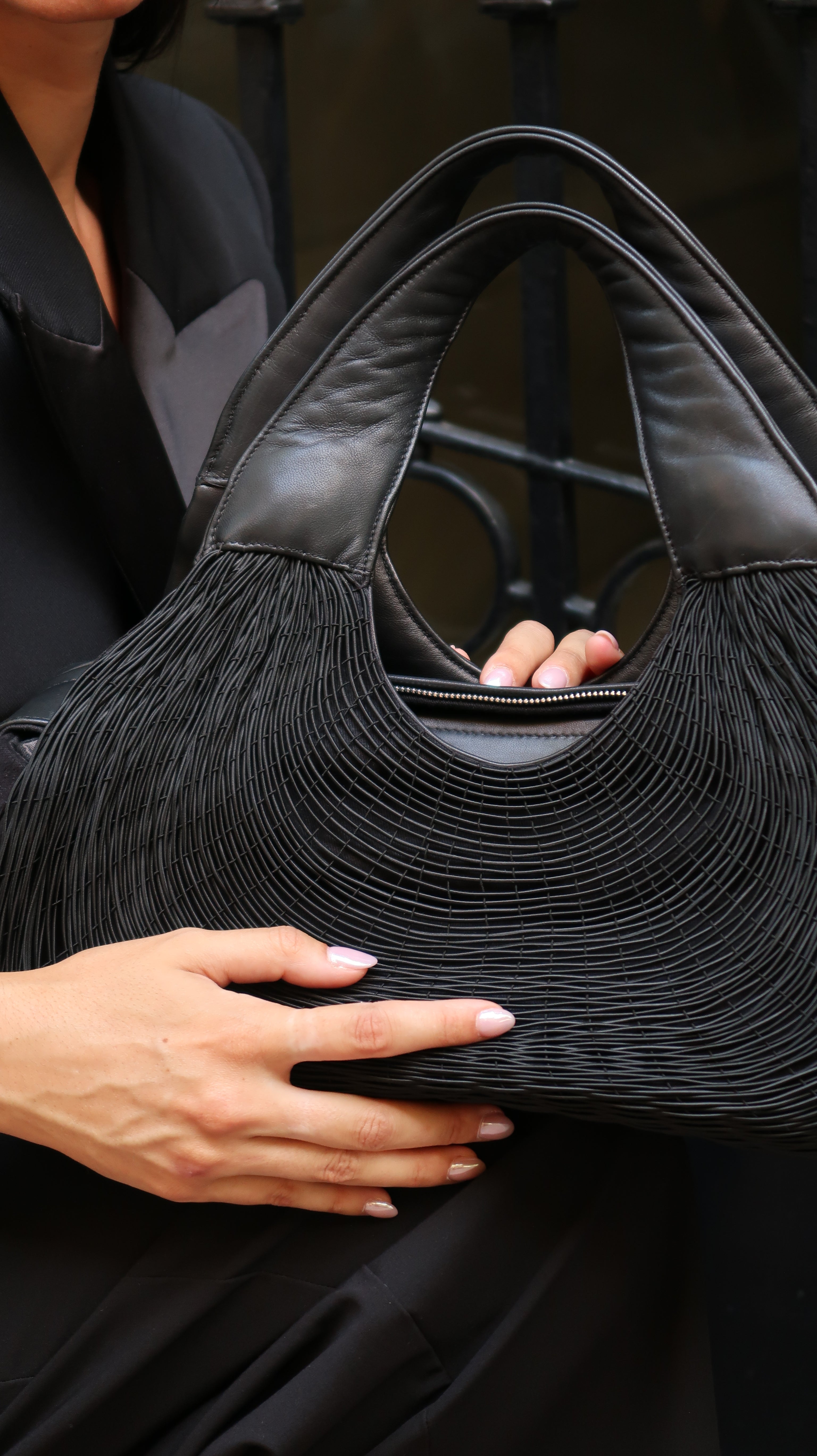Bivalda Shoulder bag (big size) Black Coal — Mariana Mendez