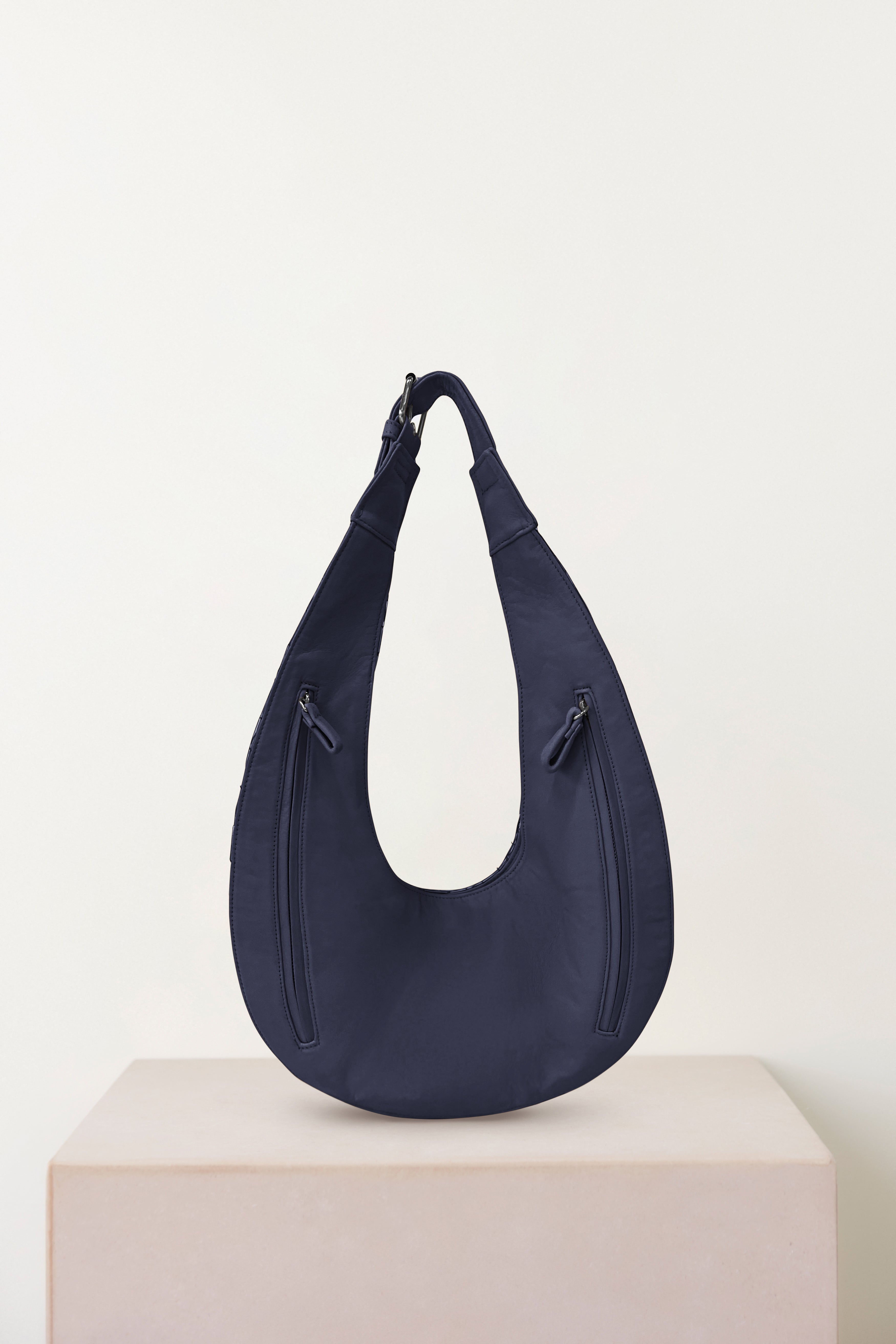 Bivalda Shoulder bag (Medium size)  Deep Blue