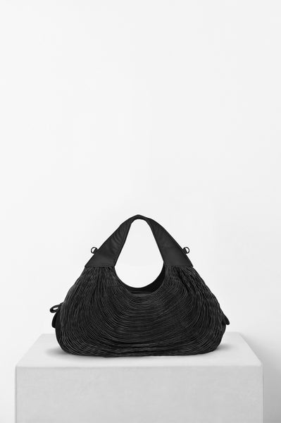 Doc Medium Black Coal — Mariana Mendez