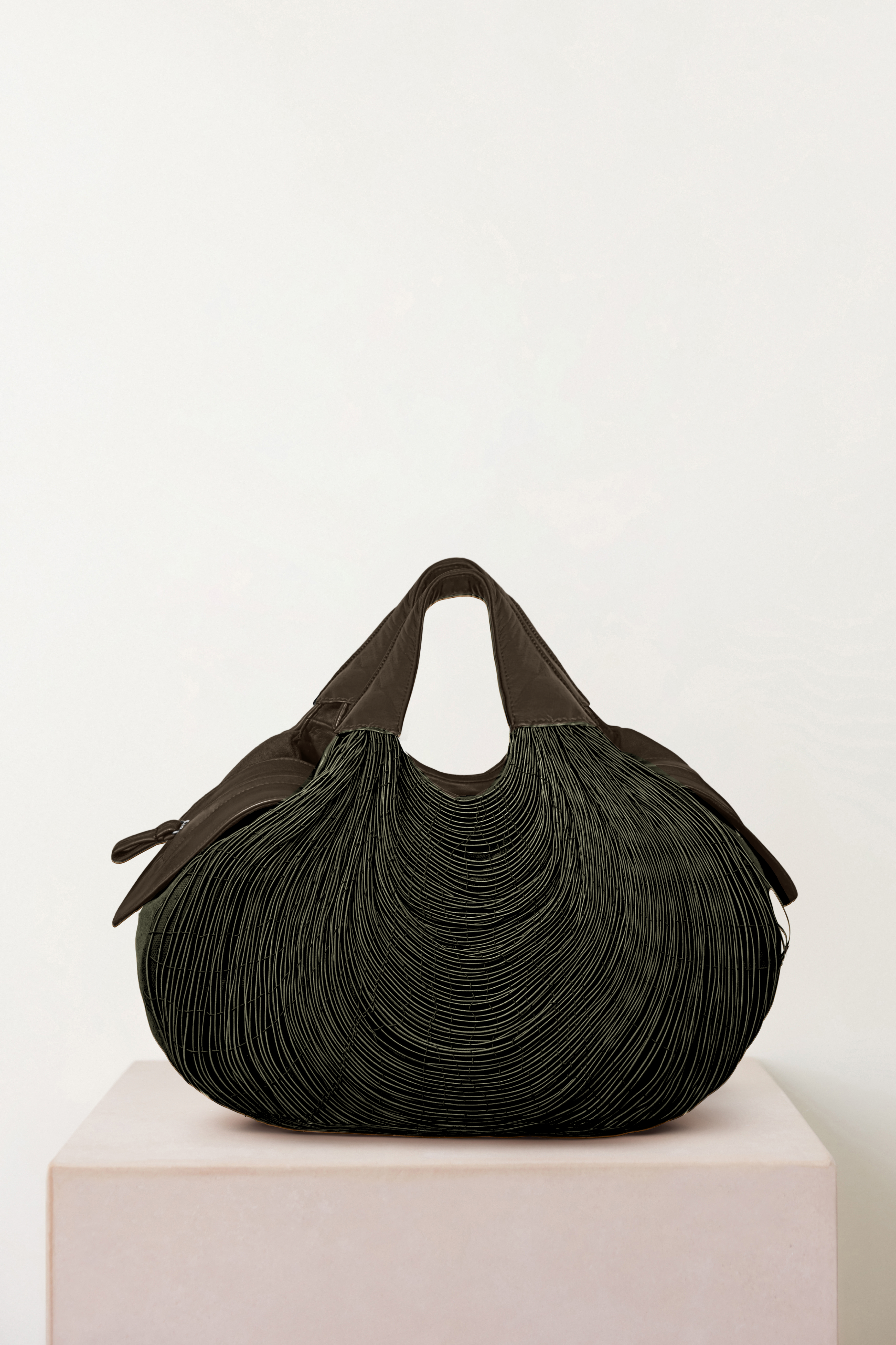 Doc Weekend Olive S/S 26